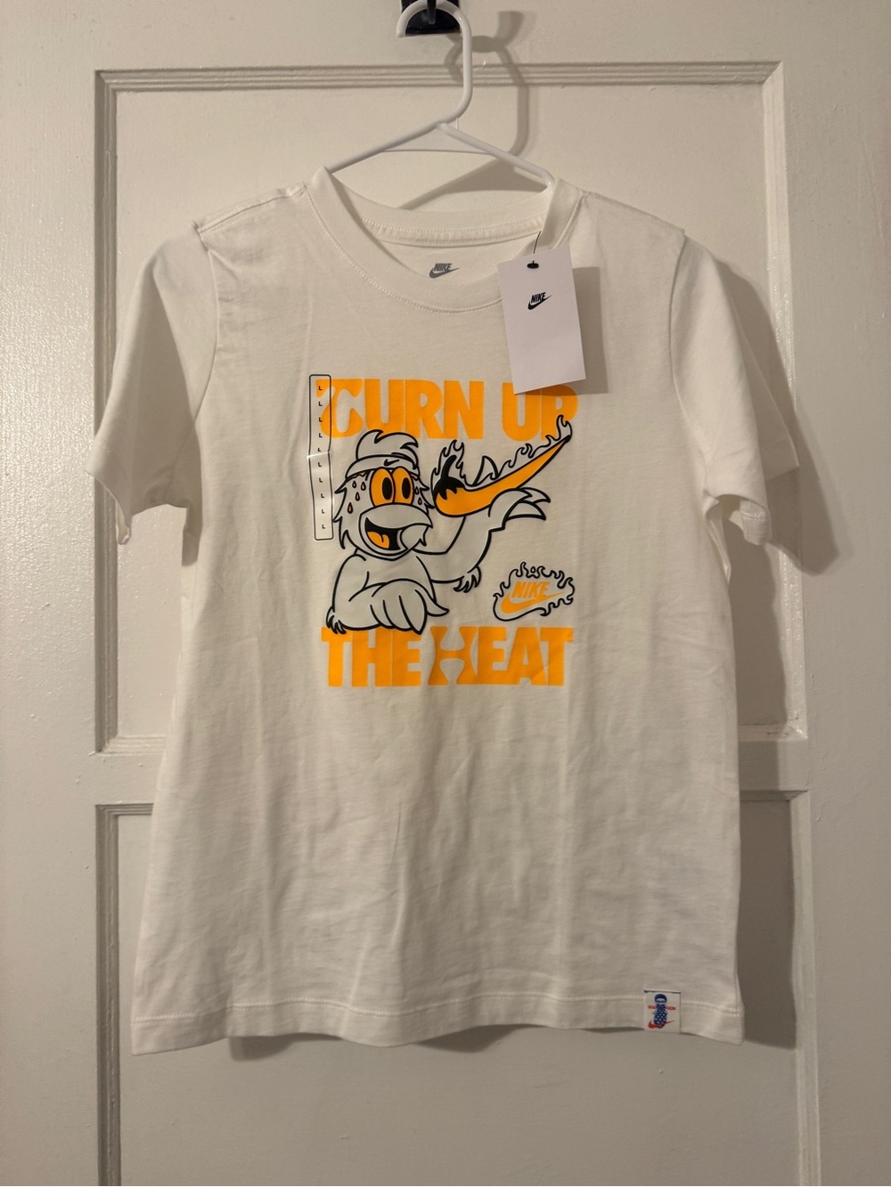 Nike Kids T-Shirt "Burn Up The Heat" Graphic Tee Sz large